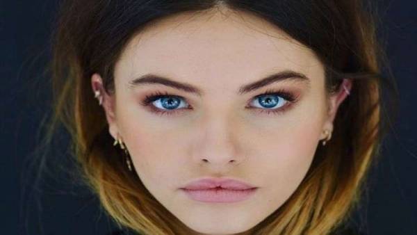 أجمل فتاة في العالم تثير ضجة على الإنترنت بتحدي الـ 10 سنوات (صور)