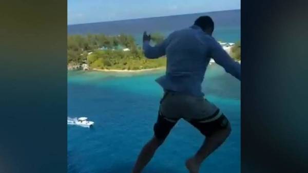 الفيديو.. رجل يقفز من الدور الـ 11 يحقق أعلى المشاهدات على إنستجرام