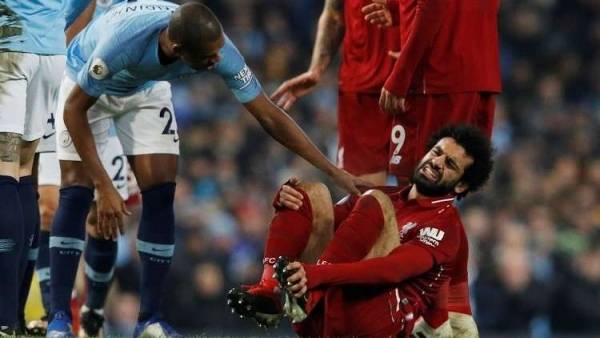 الحكام الإنجليز يشنون هجوما على محمد صلاح بتهمة التمثيل