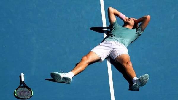 قاهر فيدرر يواصل تألقه ويصل إلى قبل نهائي أستراليا المفتوحة