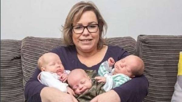 بريطانية تحمل مرتين خلال أسبوع وتلد 3 أطفال! (صور)