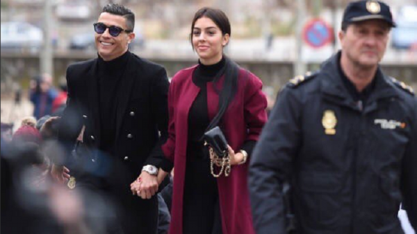 رونالدو يعترف بالتهرب الضريبي والمحكمة تلزمه بالغرامة