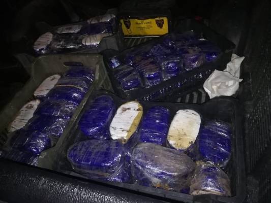 شاهد كيف تم اخفاء 523 كف من الحشيش في ميناء العقبة