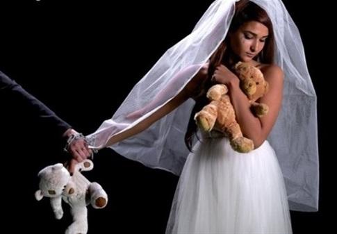 تضامن: لا جدوى من شرط الاستمرار في التعليم عند تزويج القاصرة !