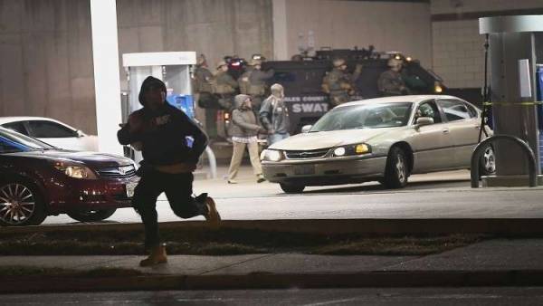 شاب يرتكب جريمة ليكسب احترام والدته!