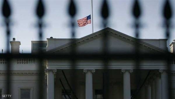 البيت الأبيض يعد إعلانا للطوارئ لإنهاء الإغلاق