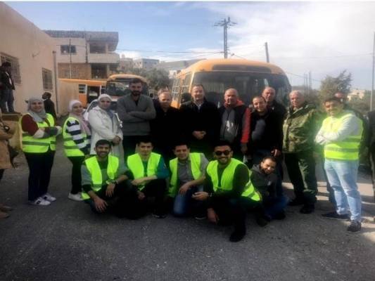 جامعة عمان الأهلية تقيم حملة الشتاء لمساعدة الأسر العفيفة في منطقة أم جوزة بمدينة السلط