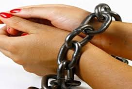 القبض على سيدة خطفت طفل رضيع بعمان