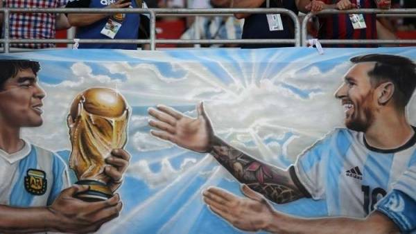 السير فيرغسون يختار الأفضل بين ميسي ومارادونا