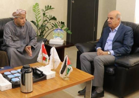 عمان العربية والملحقية الثقافية العُمانية تبحثان سبل الارتقاء بالتعاون الاكاديمي