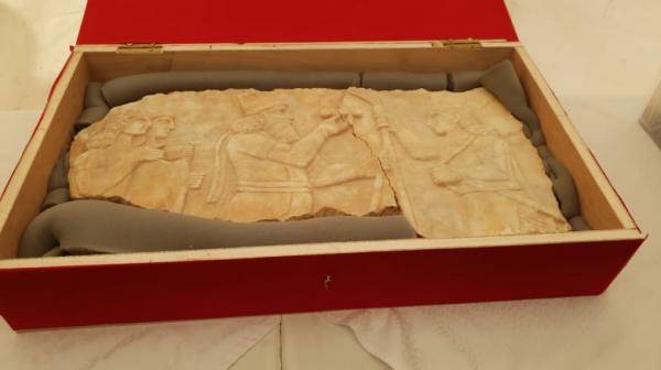 الاردن يعيد 1376 قطعة اثرية نادرة للعراق