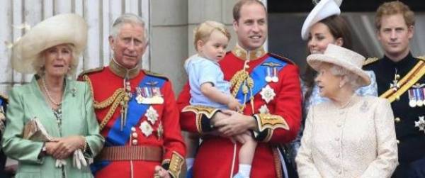 اجلاء الملكة إليزابيث والعائلة المالكة من لندن في حال وقوع اعمال الشغب .. تفاصيل