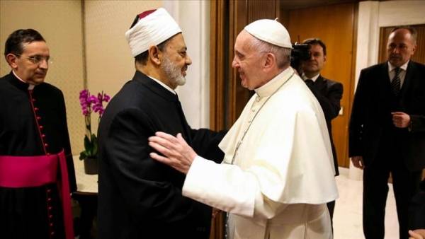 الأزهر والفاتيكان يوقعان وثيقة مشتركة لمحاربة التطرف