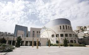 شقيق نائب عماني يحمل شهادة الصف التاسعب بمنصب رئيس في امانة عمان