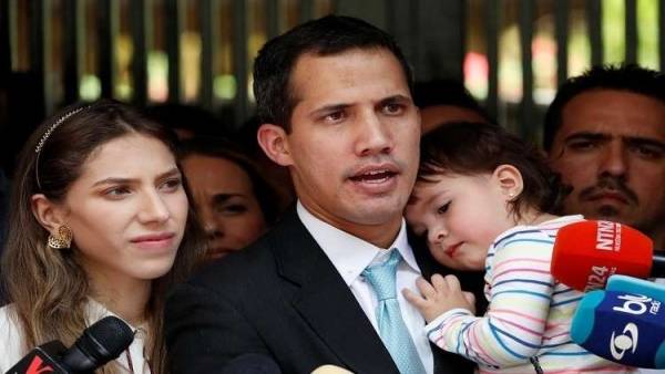 غوايدو يتنزه ويستفز مادورو !