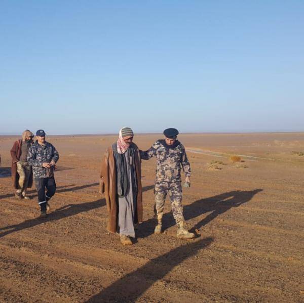 الدفاع المدني ينقذ (7) اشخاص ضلو طريقهم بالحسا