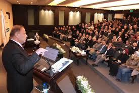 رئيس عمان العربية يحض أسرة الجامعة على ضبط الجودة والارتقاء بالاداء والمخرجات