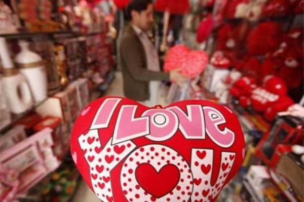 لمن يقضي الفالنتاين وحيدا.. ماذا تفعل بالساعات الصعبة؟