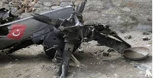 اللحظات الأولى لسقوط مروحية عسكرية تركية في منطقة سكنية (فيديو)