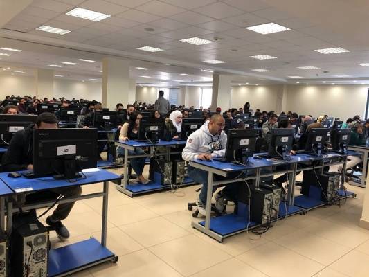 العلوم التطبيقية تواصل مسيرة التميز والنجاح بتفوق طلبتها بنتائج إمتحان الكفاءة