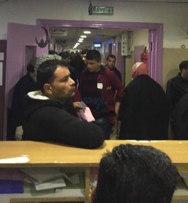 مستشفى السلط يستقبل (11) اصابة بانفجار اللغم (صور)