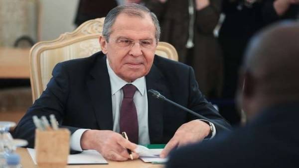 بعد طرفة المرحاض.. لافروف يوهم نظيره الهولندي بخضوعه للمراقبة!