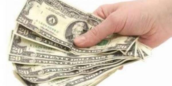 ترك جثة والدته ستة أشهر على الأريكة ليستمر في صرف معاشها