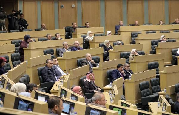 النواب يناقش في جلسة رقابية عدداً من الأسئلة النيابية .. (تفاصيل)
