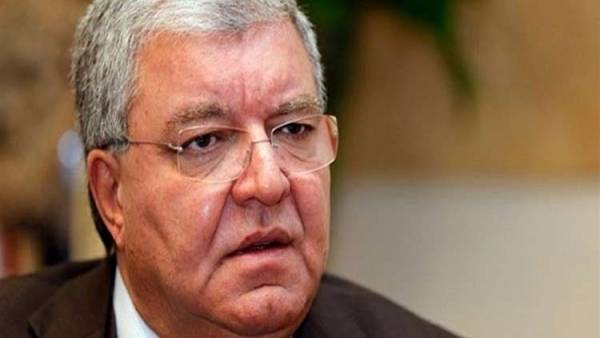 الوزير المشنوق في وداع مؤثر لوالدته .. (تفاصيل)