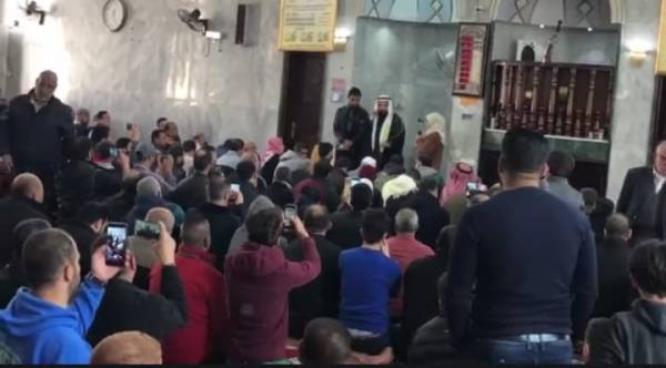 فلبينيه تعلن اسلامها اليوم في صلاة الجمعه في عمان الهاشمي الشمالي