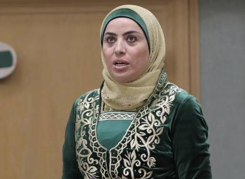 سيدة البرلمان تعري اي فواتيركم وتكشف أكاذيب المسؤولين وتهدد بالمزيد من القصف والرماية