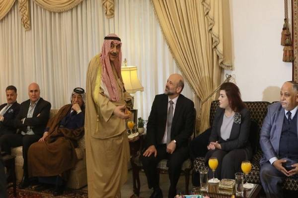 الرزاز يلتقي نخبة من رجال الأعمال العراقيين