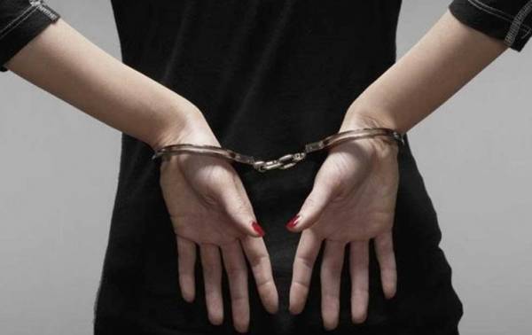 ايقاف موظفة بلدية عين الباشا لاختلاسها 175الف..واخبار  البلد انفردت في المتابعات منذ عدة شهور ..