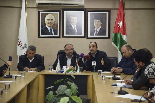 الاطباء ننتظر الرد على مطالبنا بخصوص عقود المقيمين..وغياب نقيبب الاطباء