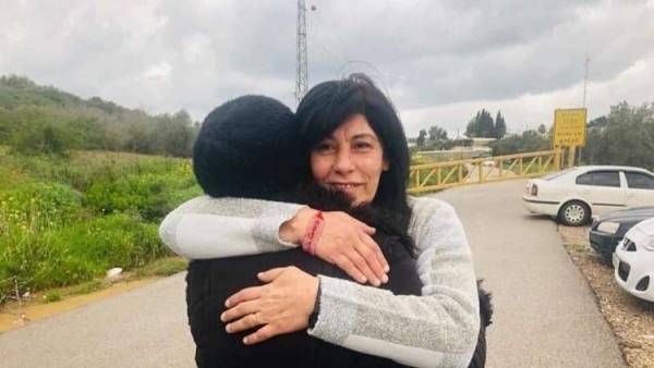 بعد 20 شهر من الاعتقال النائب خالدة جرار خارج القضبان