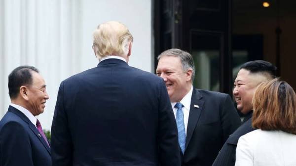 ما هو سر الجنرال الغامض الذي يقف أمام كيم جونغ أون ؟!