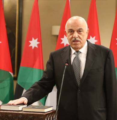 المعشر يفوض صلاحيات السماح للموظفين بمغادرة العمل للوزراء والمسؤولين