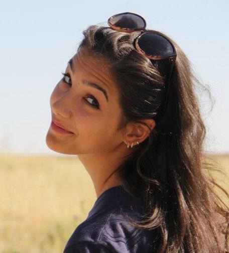 معجب يجبر ممثلة تركية على مغادرة منزلها.. والسبب!