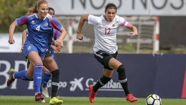 لاعبة كندية تقترب من لقب أفضل هدافة بالتاريخ (فيديو)