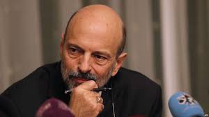 بعد تراجعه عن التعيينات .. الرزاز في ديوان الخدمة المدنية