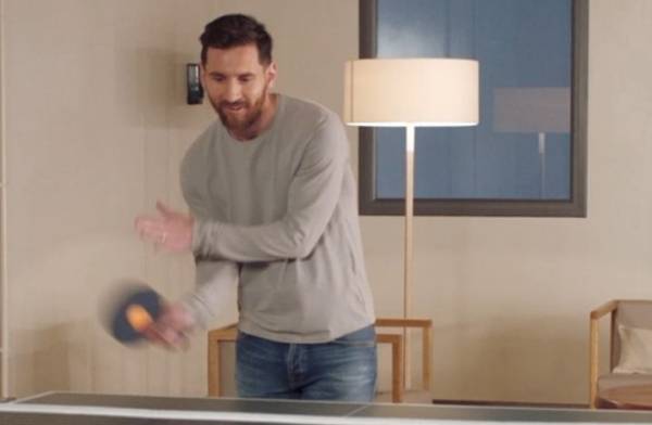 ميسي يبدع أيضا في تنس الطاولة (شاهد)