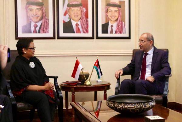 الصفدي: 13 الف لاجئ سوري عادوا الى بلادهم منذ فتح الحدود