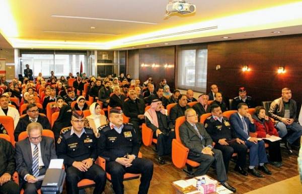 الشرطة المجتمعية والهلال الأحمر يطلقان مشروع أعوان في شرق عمان  صور