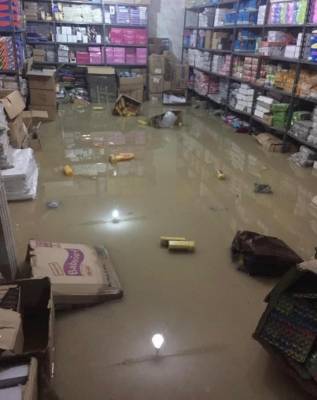 تجار عوجان : بلدية الزرقاء دمرتنا وسنقاضي ابو السكر  (فيديو و صور)