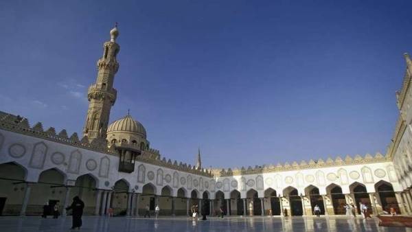 عضو بالأزهر يكشف عن تعيين مؤذن أخرس في أحد المساجد! (فيديو)