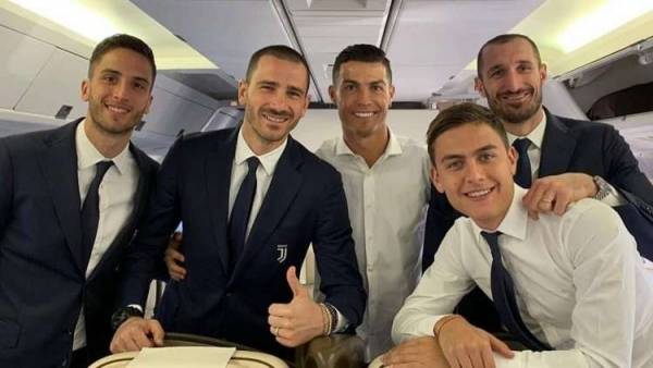 رونالدو وزملاؤه أقاموا حفلا صاخبا مع 60 فتاة بعد الهزيمة أمام أتلتيكو مدريد