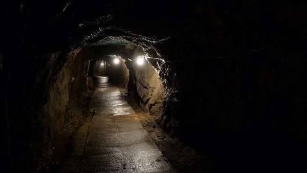 نشر مذكرات ضابط نازي تكشف عن مخابئ كنوز هتلر في بولندا