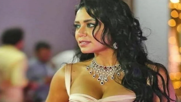 إطلالة جديدة لرانيا يوسف تصدم جمهورها!  صور