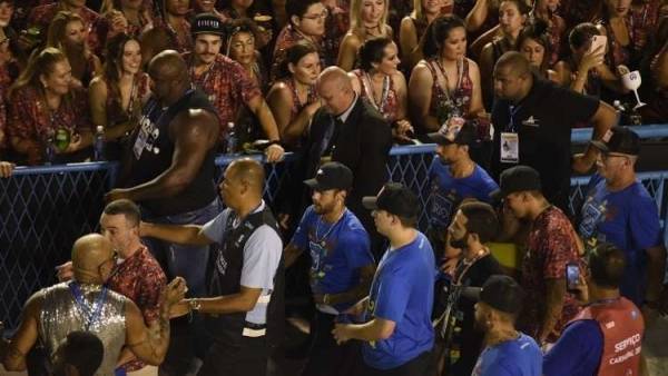 كانتونا كاد أن يستخدم الكونغ فو ضد والد نيمار