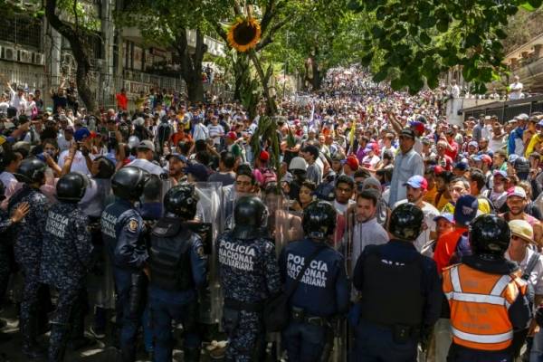 فـنزويلا: وفـاة 15 مـريـضـا فــي المستـشفيــات مع تواصل انقطاع الكهرباء لليوم الثالث
